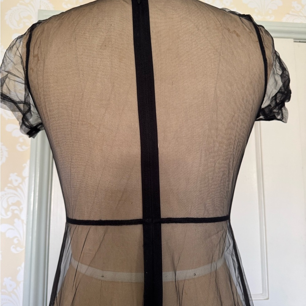 Elegant Black and Floral Mesh Embroidered Dress - Picture 5 of 7